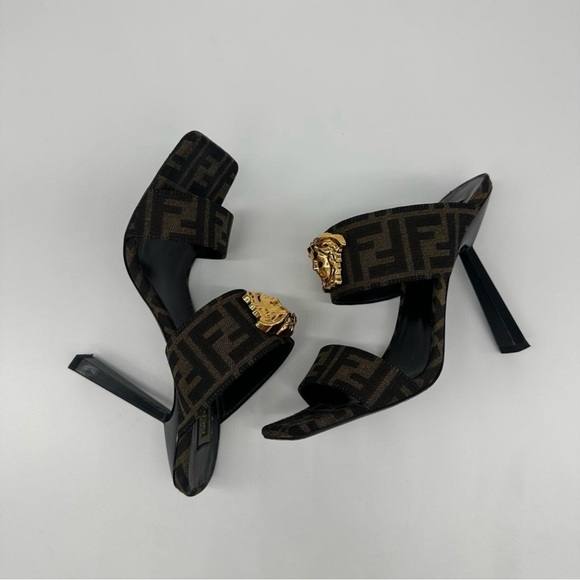 Fendace Heels - Picture 2 of 4